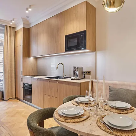 شقة Luxurious Airconditioned Arc De Triomphe باريس