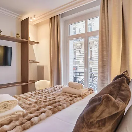 Luxurious Airconditioned Arc De Triomphe Daire Paris