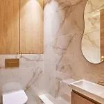 Luxurious Airconditioned Arc De Triomphe * Paris