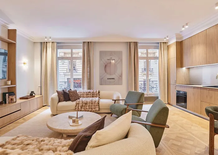 Luxurious Airconditioned Arc De Triomphe Appartement Parijs
